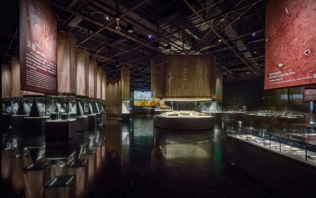 克里克對金沙遺址博物館第三展廳展柜玻璃、燈光、密封性、柜體結構和安全性能進行了全面升級
